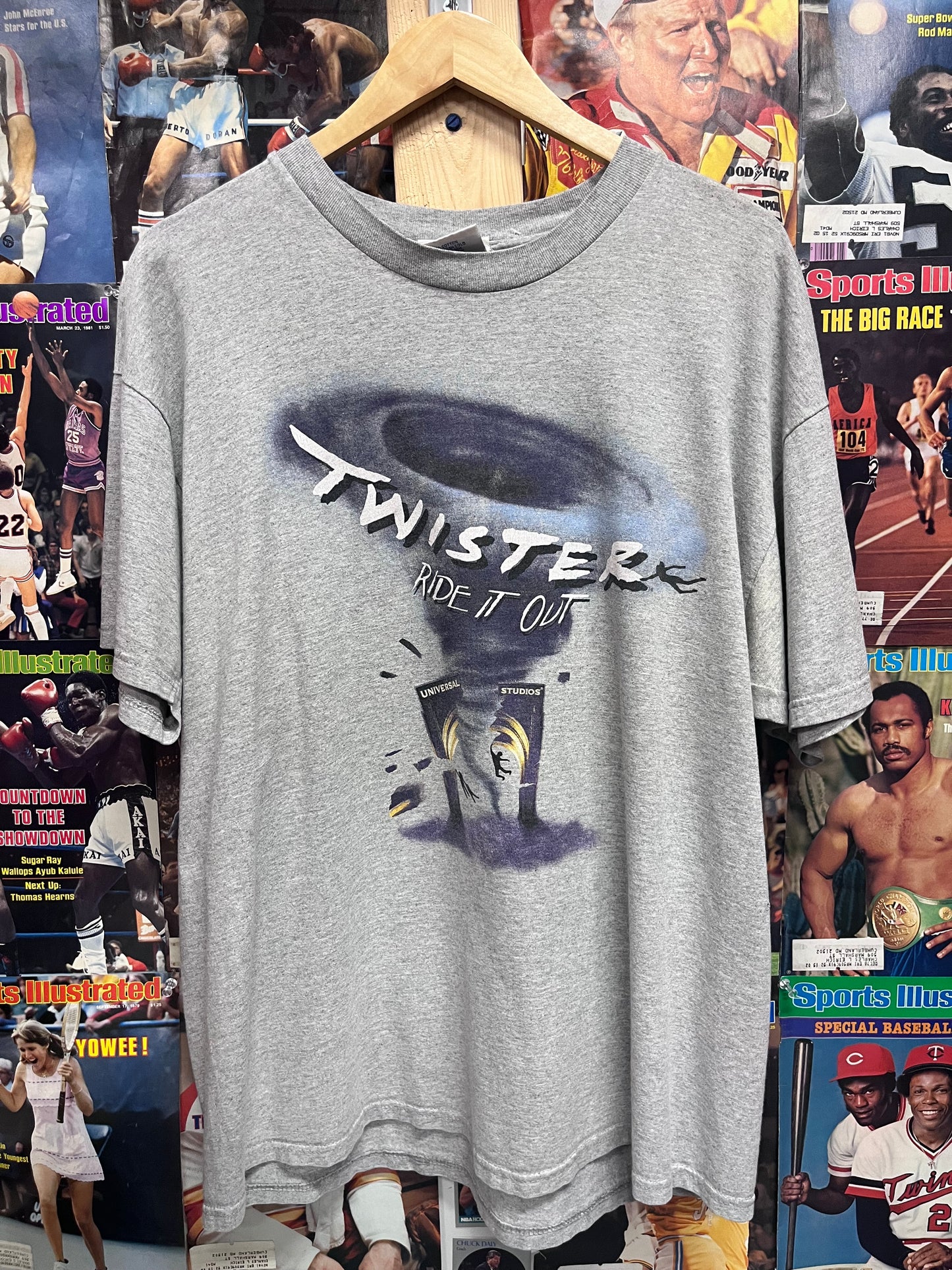 Vintage 90s Universal Studios ‘Twister’ tee