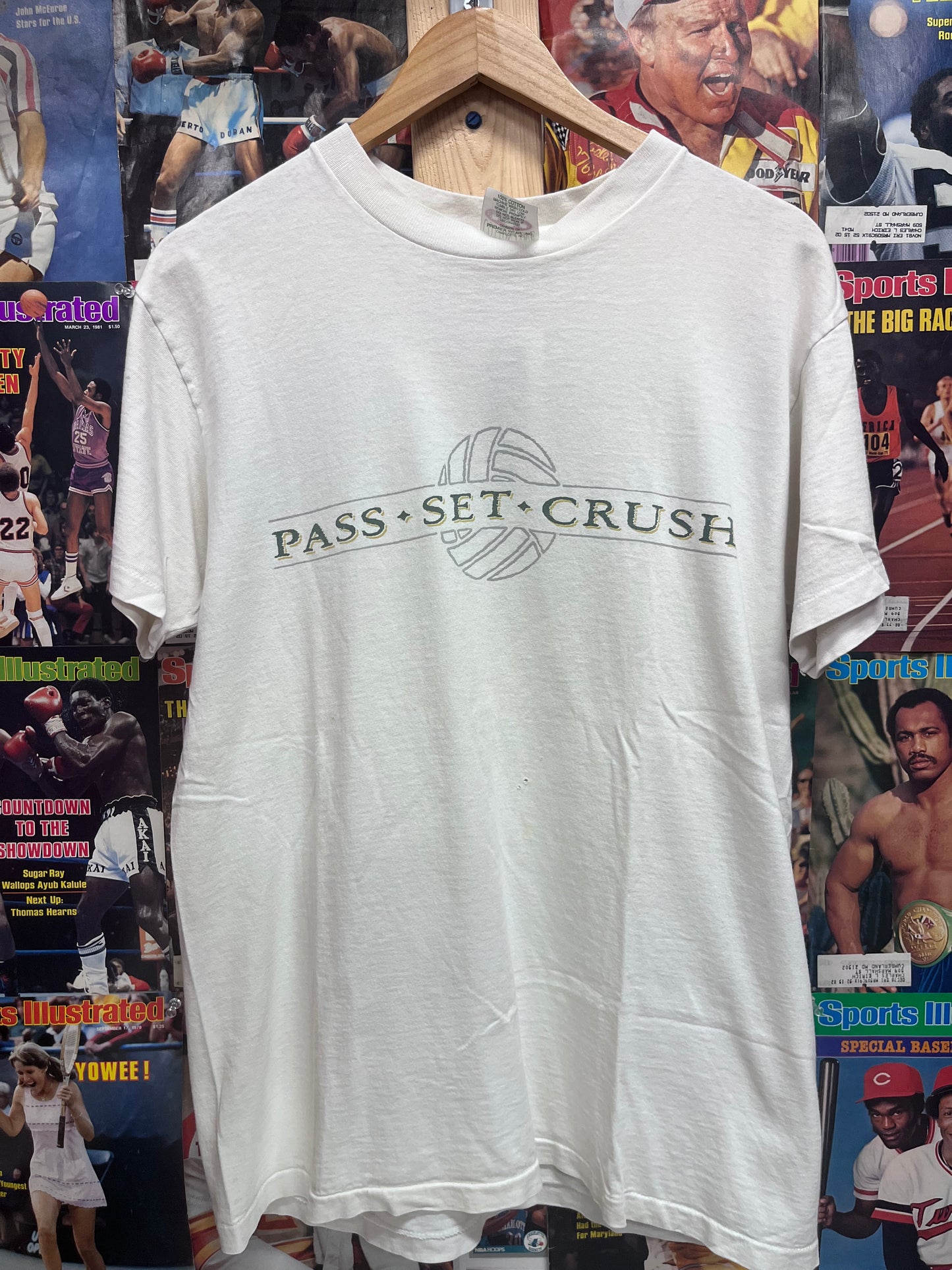 Vintage super cool volleyball “pass set crush” tee