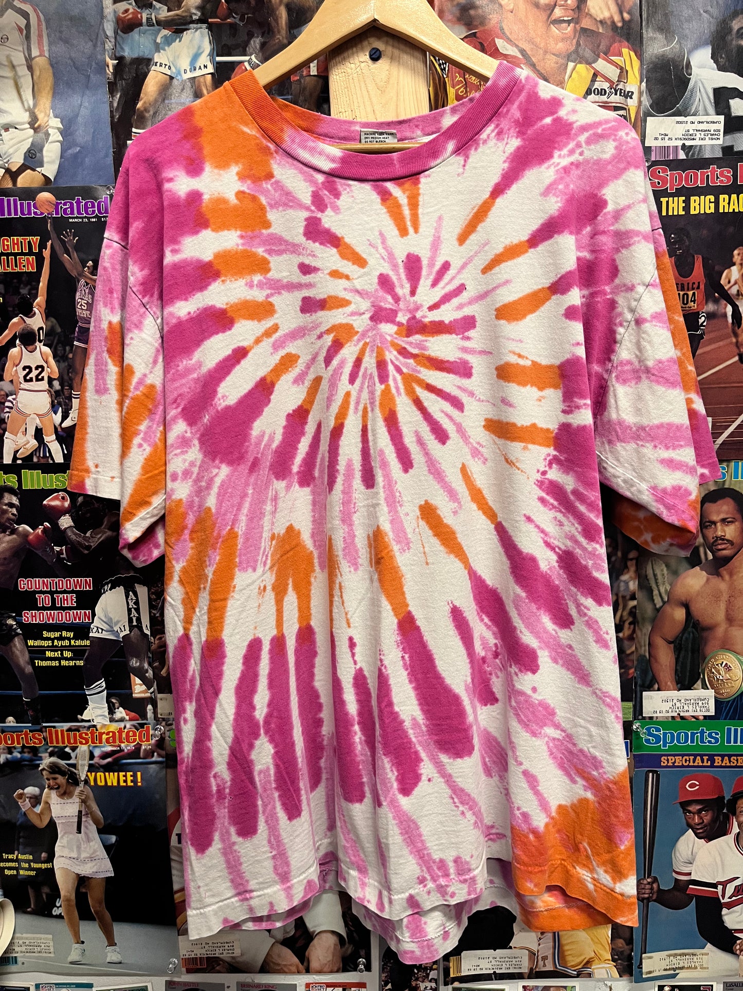 Vintage 90s Pink Orange ‘Swirl’ tee